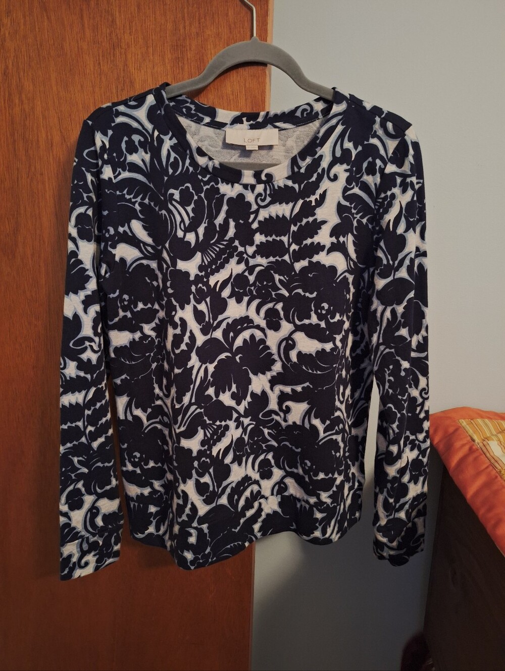 LOFT Navy & Ivory Scroll Bouquet Sweatshirt Banded Cuffs/Hem Women's Size M